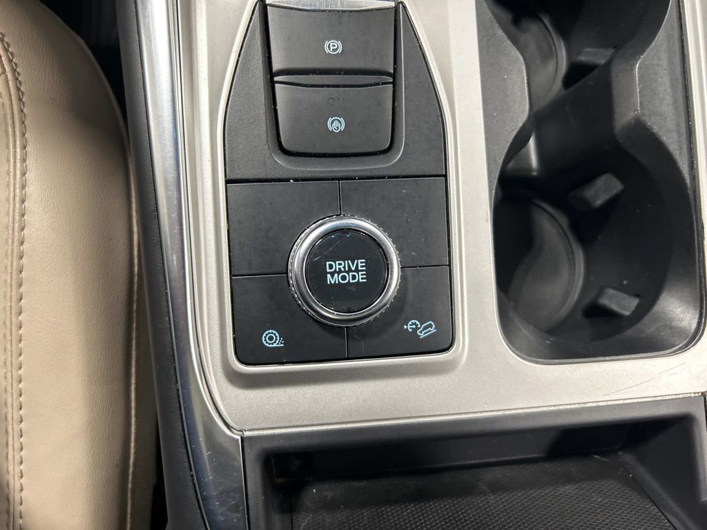 Certified 2022 Ford Explorer XLT w/ Equipment Group 202A image 24