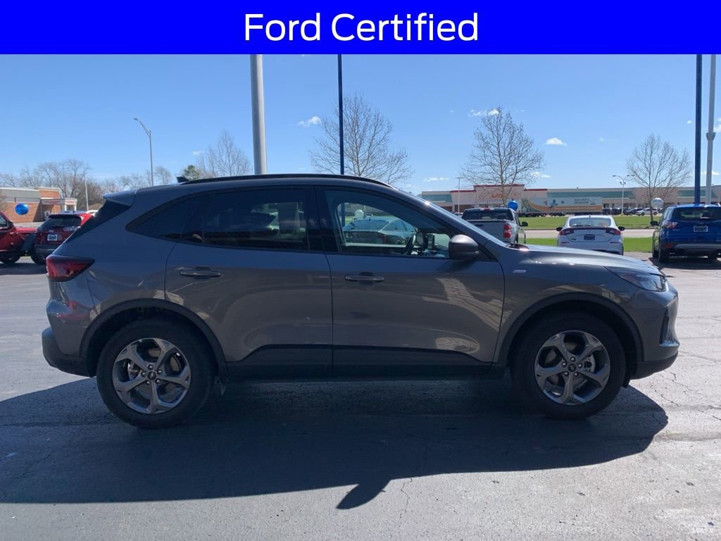 Certified 2025 Ford Escape ST-Line AWD/4WD image 3