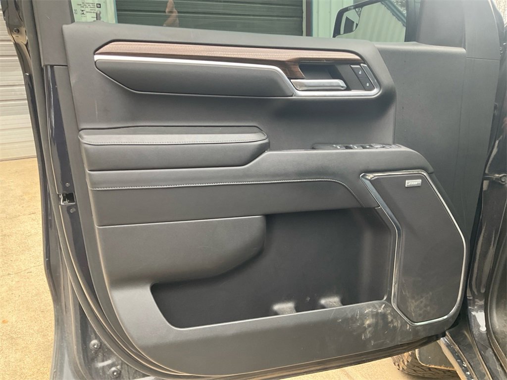 Used 2024 Chevrolet Silverado 1500 LT Trail Boss w/ Convenience Package II image 17