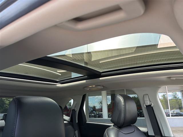 Certified 2024 Ford Edge SEL w/ Convenience Package AWD/4WD image 9