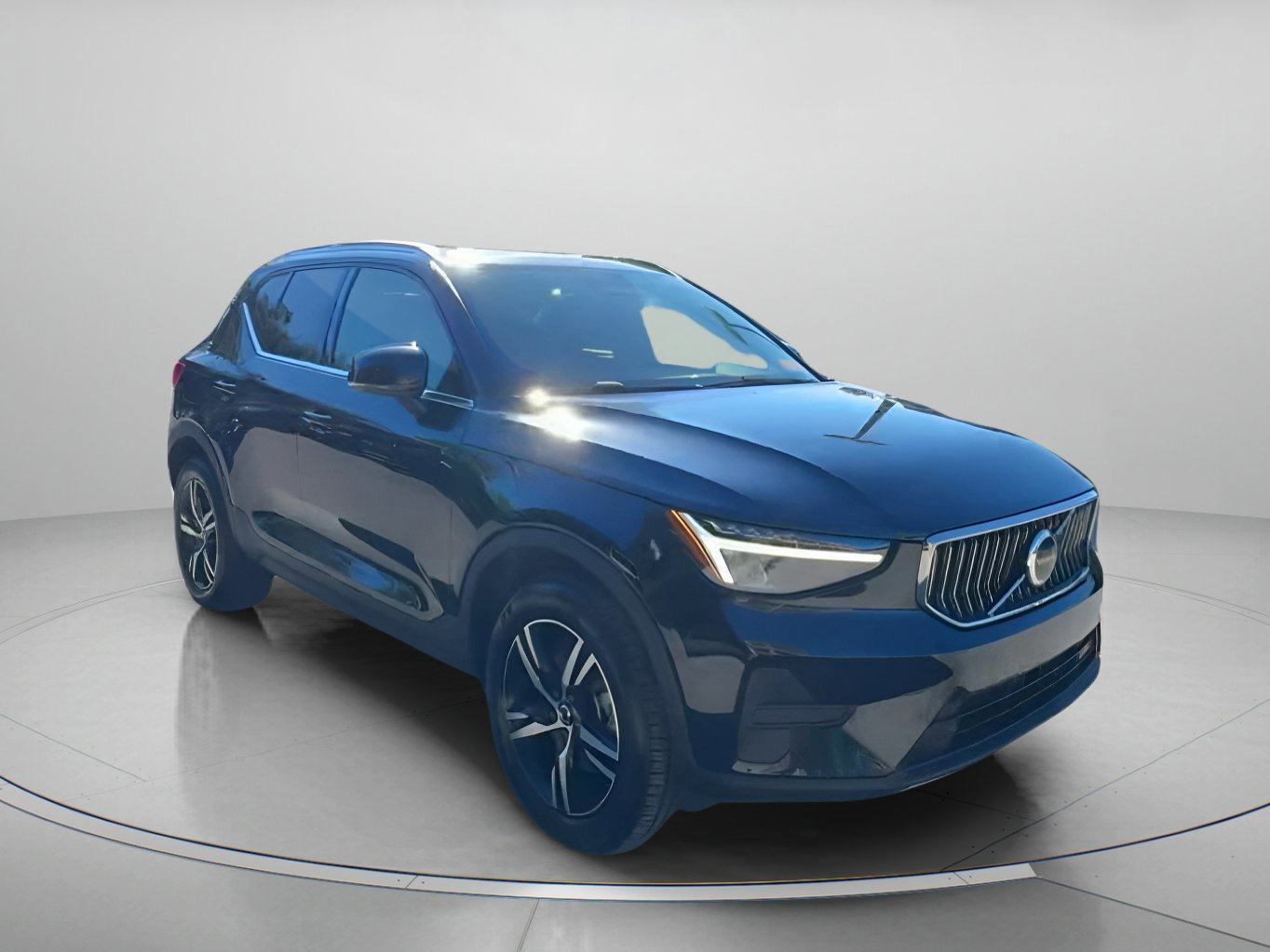 Used 2025 Volvo XC40 B5 Core image 27