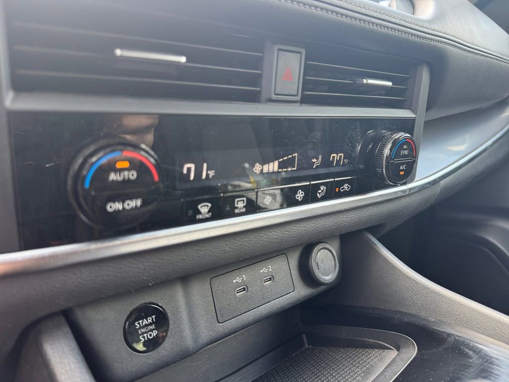 Used 2024 Nissan Rogue SV AWD/4WD image 37