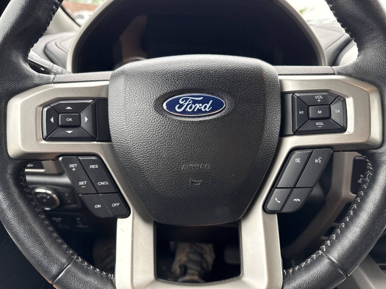 Certified 2020 Ford F150 Lariat w/ Equipment Group 502A Luxury AWD/4WD image 34
