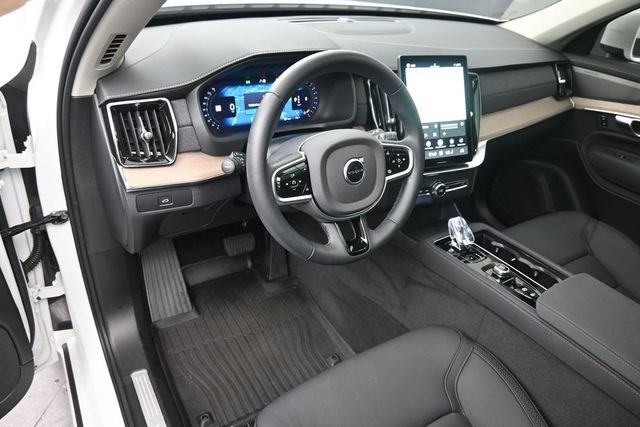 Used 2025 Volvo XC90 B6 Plus w/ Protection Package Premier AWD/4WD image 9