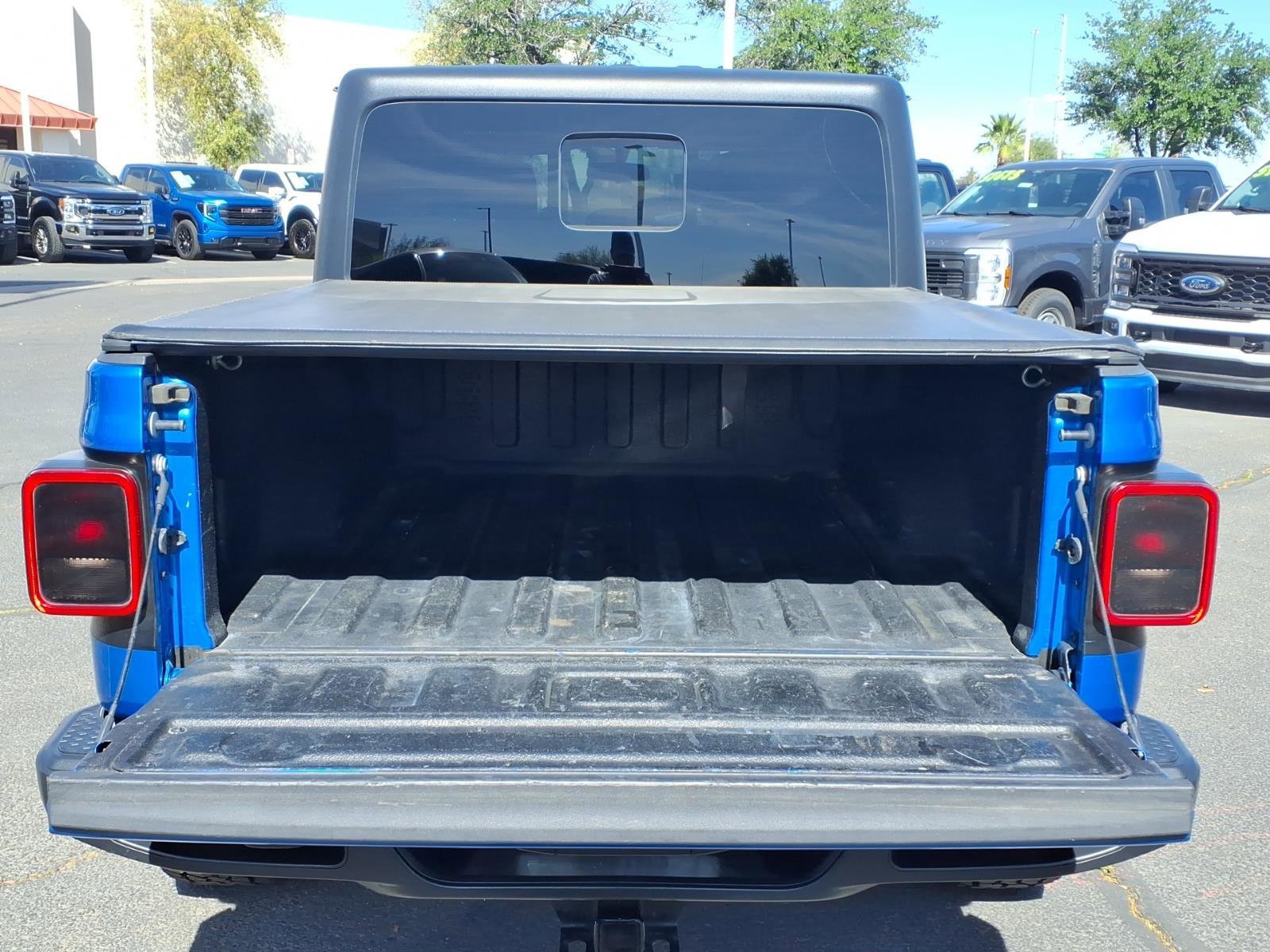 Used 2021 Jeep Gladiator Sport image 16