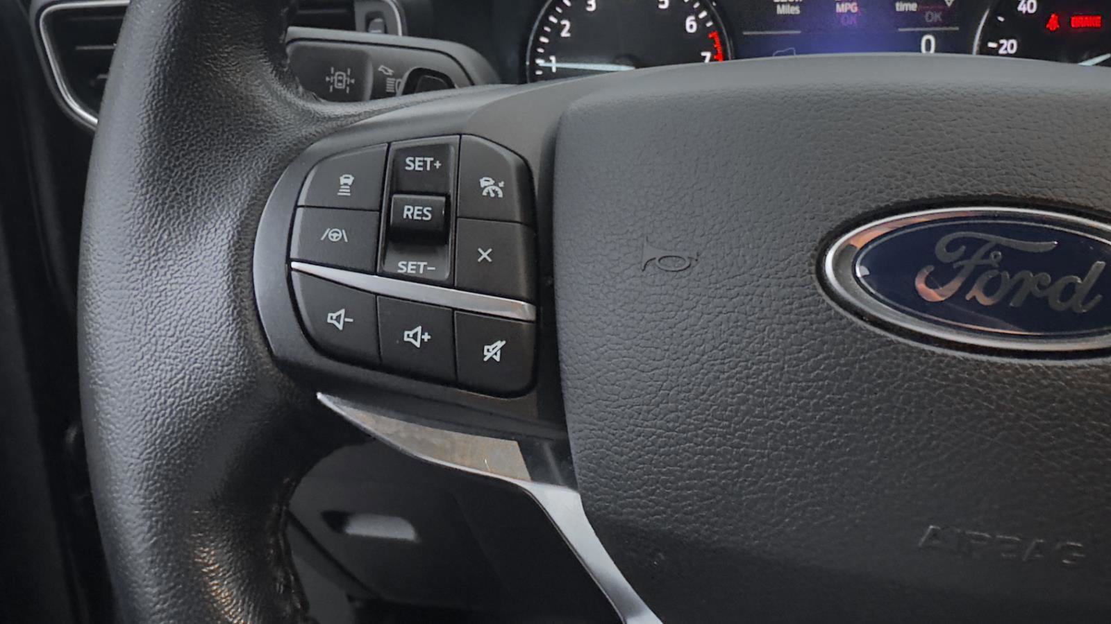 Certified 2020 Ford Explorer Limited w/ Class III Trailer Tow Package image 24