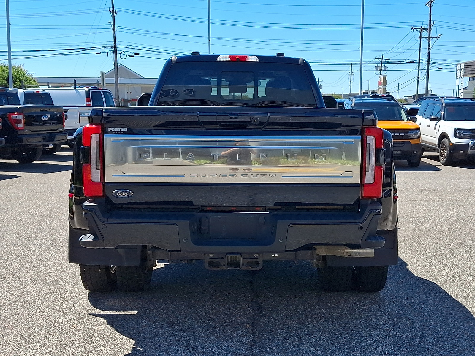 Certified 2025 Ford F450 Platinum w/ Platinum Plus Package AWD/4WD image 9