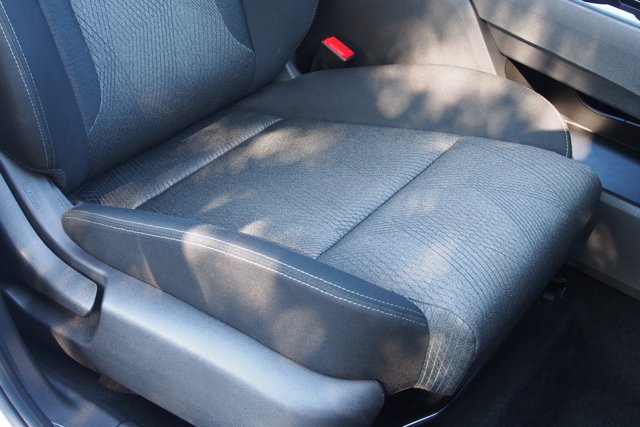 Used 2025 Nissan Rogue SV FWD image 12