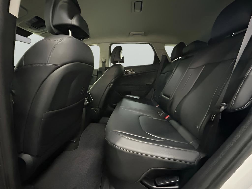 Used 2023 Kia Sportage EX image 27