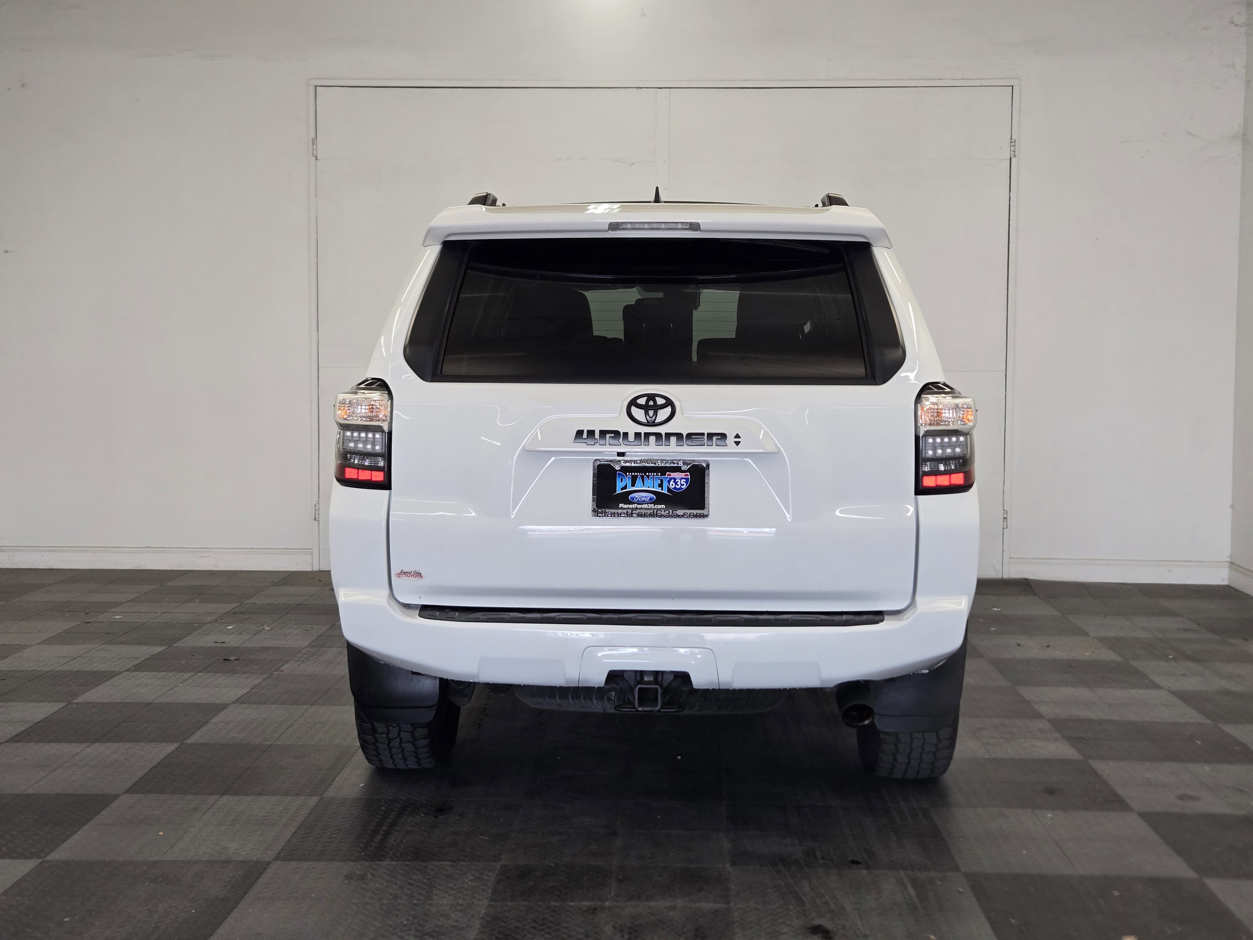 Used 2021 Toyota 4Runner SR5 Premium image 3