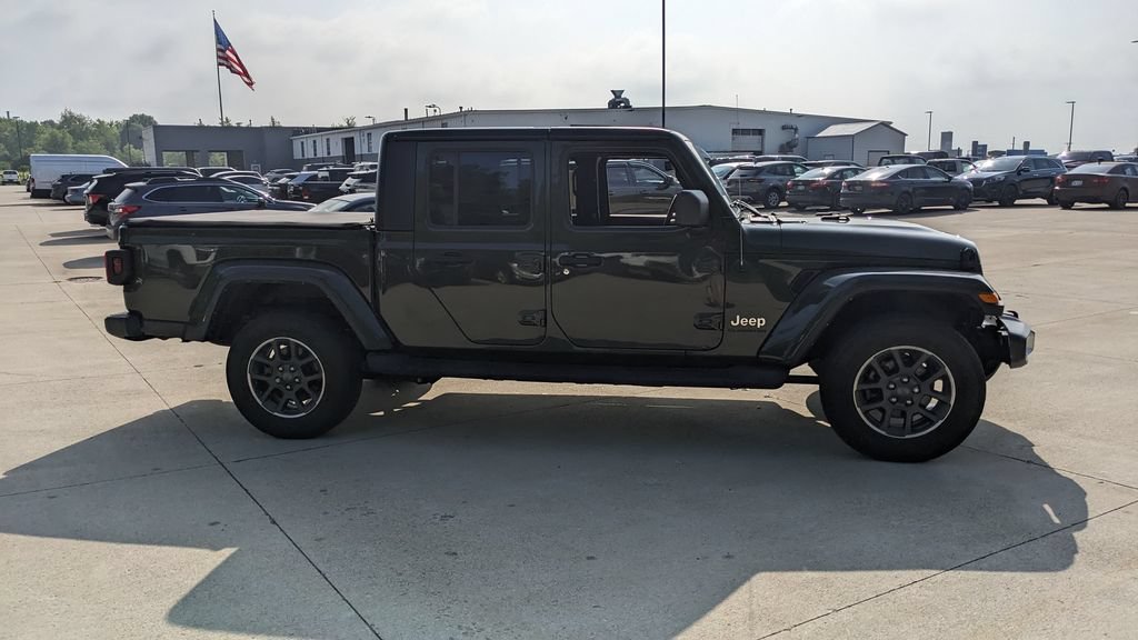 Used 2022 Jeep Gladiator Overland w/ Dual Top Group AWD/4WD image 2
