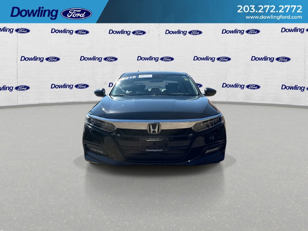 Used 2018 Honda Accord Touring image 3