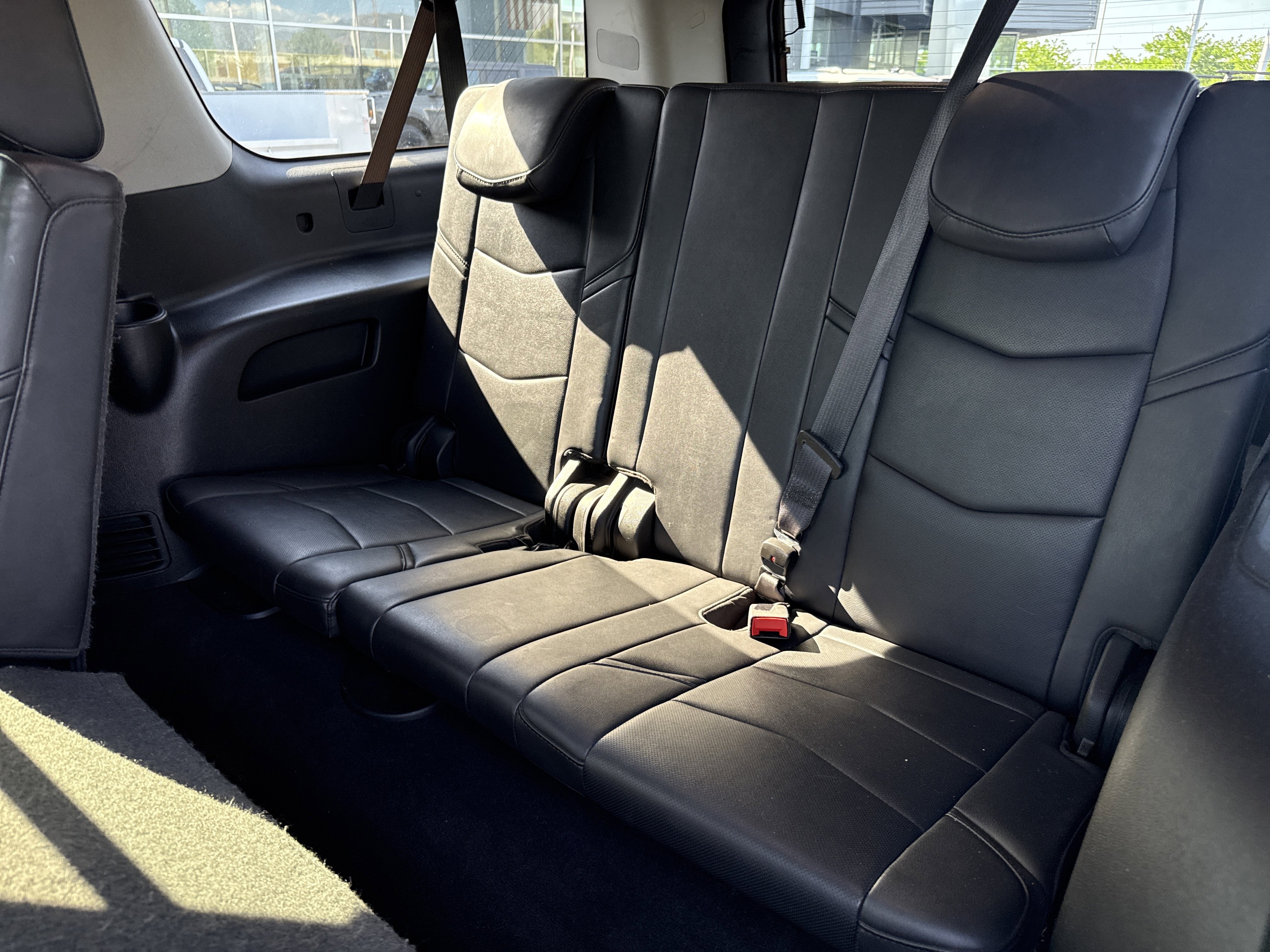 Used 2019 Cadillac Escalade ESV Luxury AWD/4WD image 27
