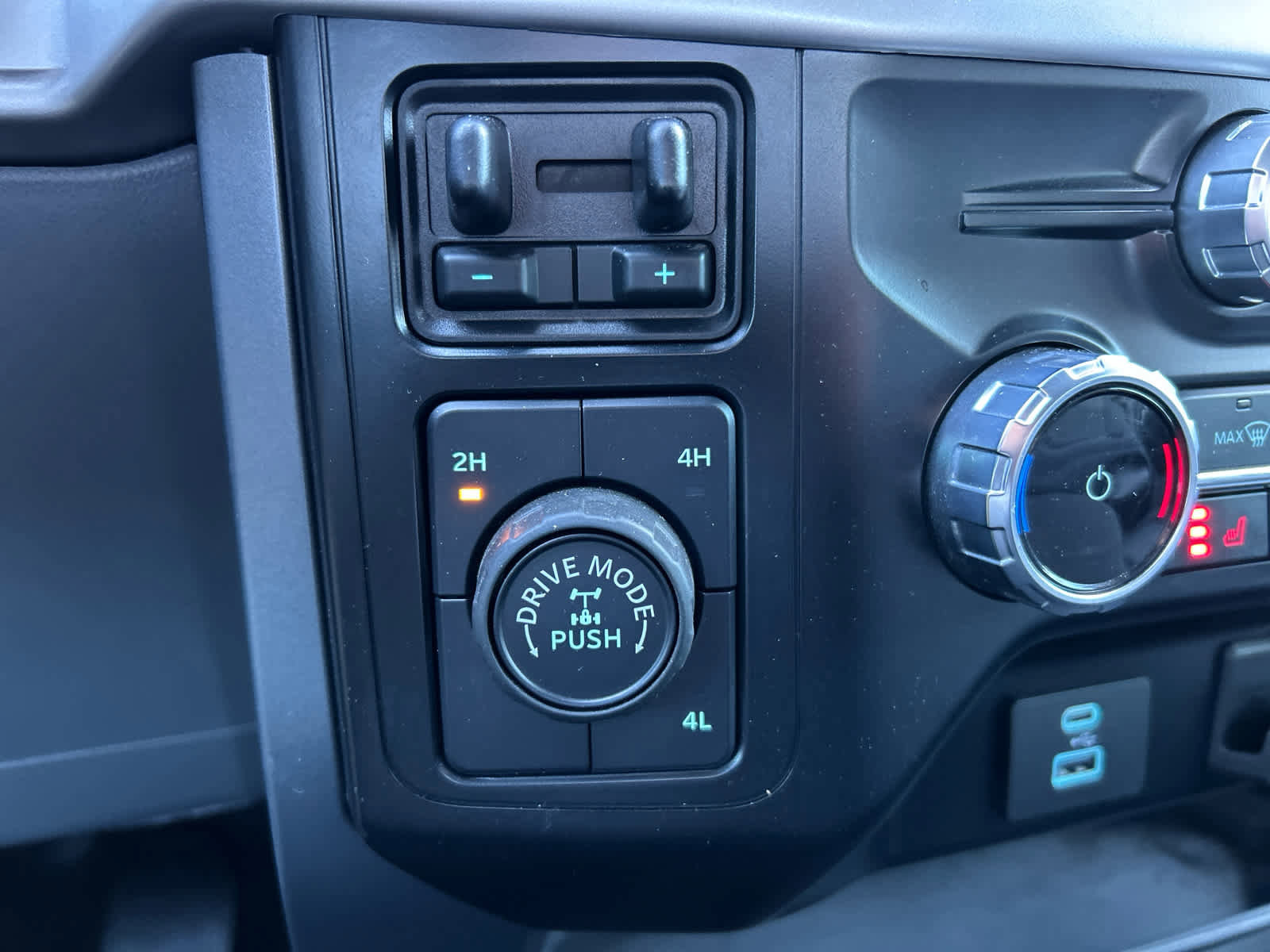 Certified 2023 Ford F150 XLT w/ Equipment Group 302A High image 34