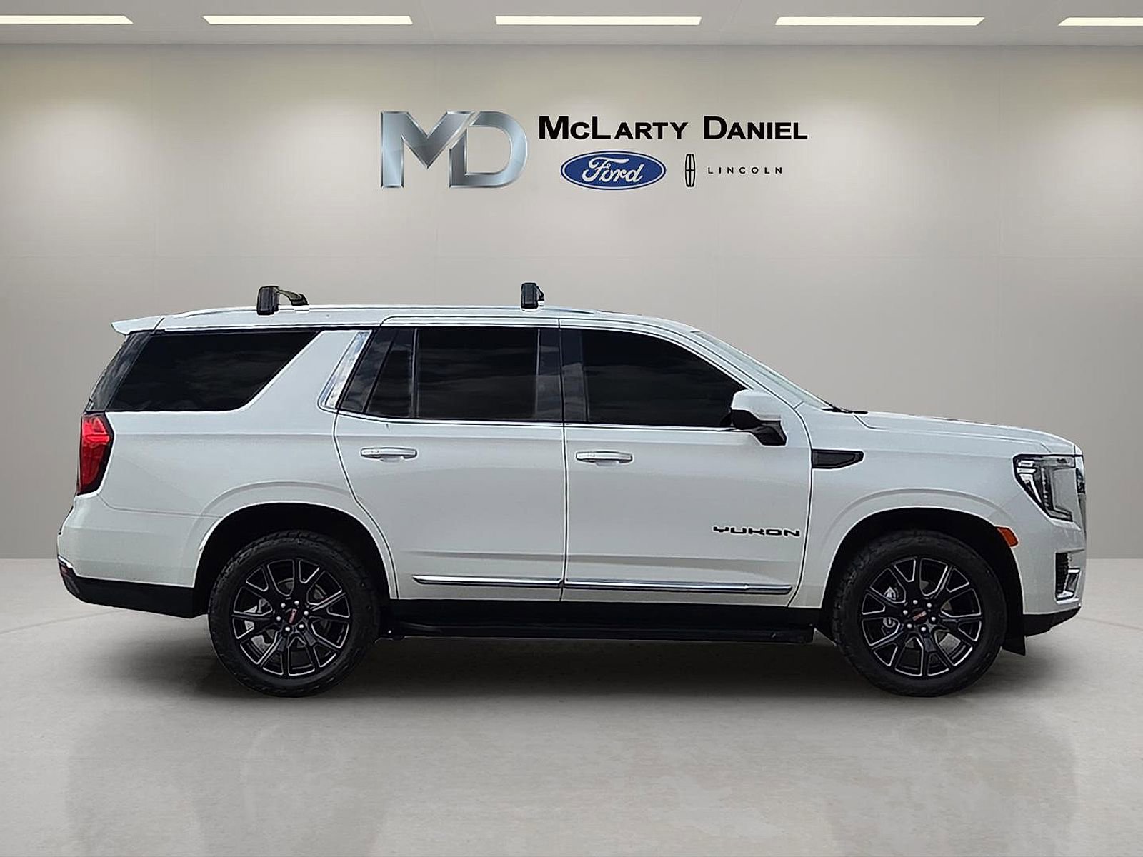 Used 2023 GMC Yukon SLT image 6