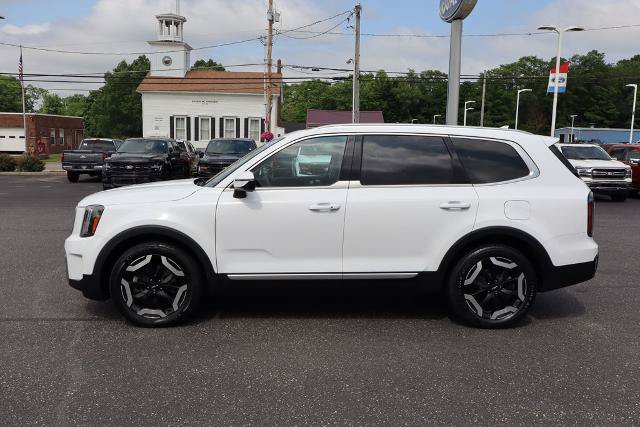 Used 2023 Kia Telluride EX w/ EX Captain's Chair Package AWD/4WD image 15
