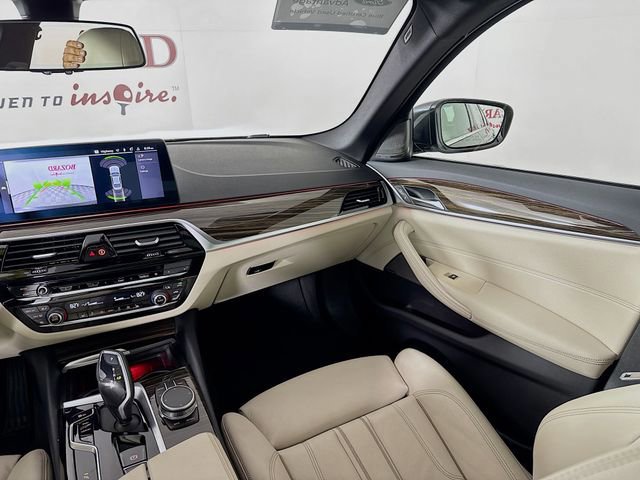 Used 2021 BMW 530i xDrive w/ Premium Package image 28