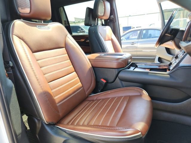 Used 2023 GMC Yukon XL Denali Ultimate AWD/4WD image 35