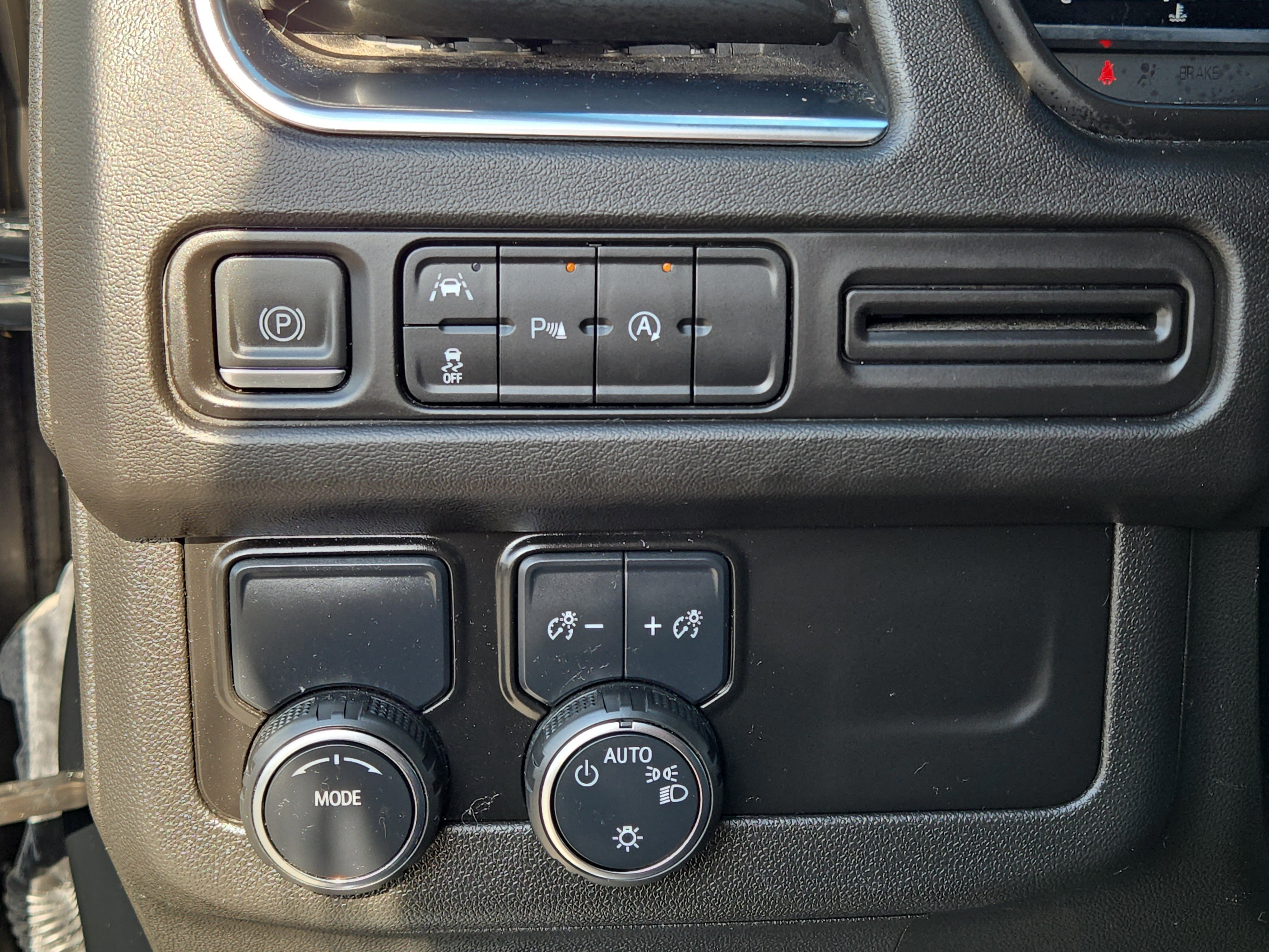 Used 2024 Chevrolet Suburban RST image 24