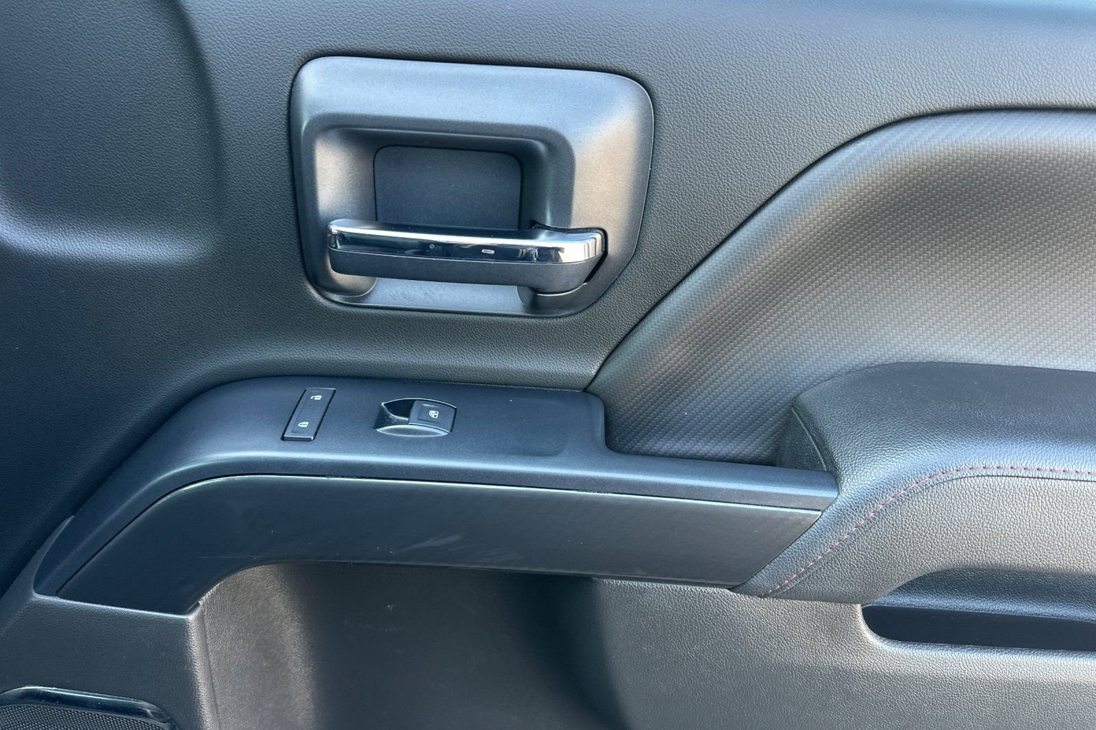 Used 2018 GMC Sierra 1500 SLT image 17