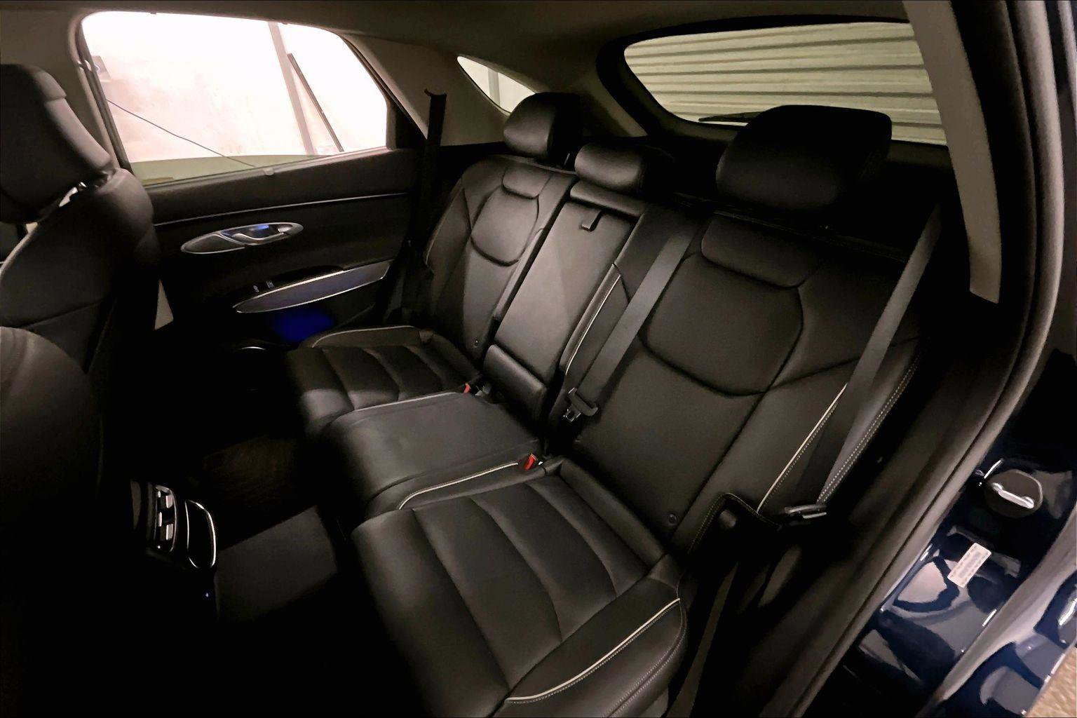 Used 2022 Genesis GV70 2.5T w/ Advanced Package image 25