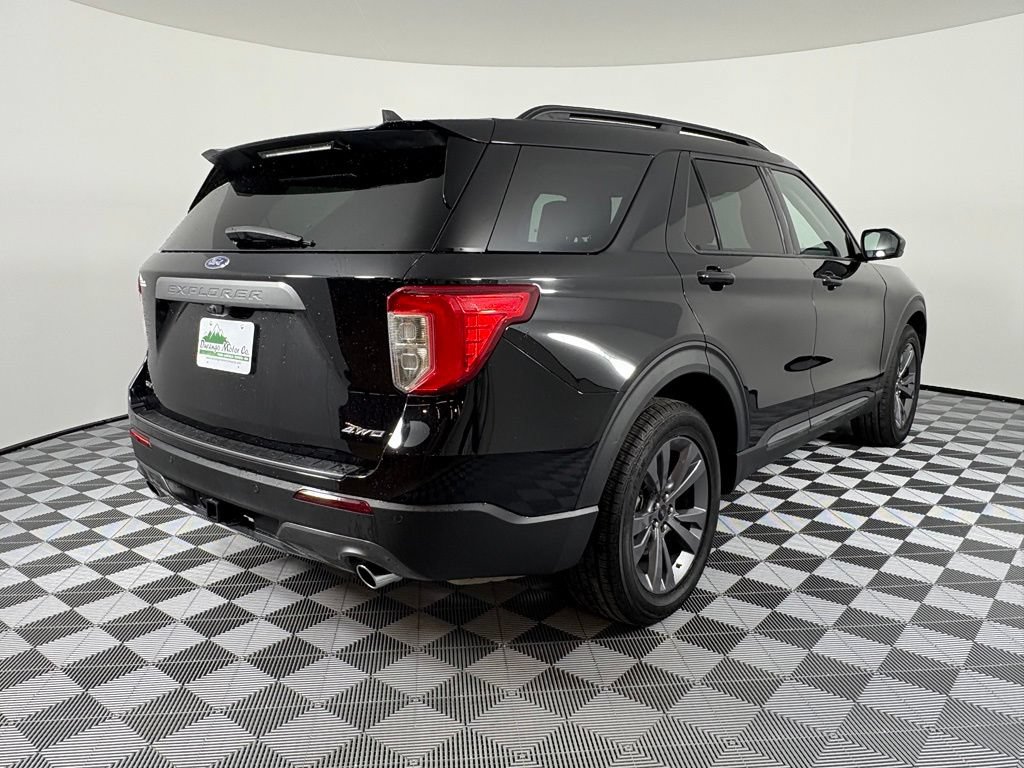 Certified 2023 Ford Explorer XLT w/ Equipment Group 202A AWD/4WD image 8