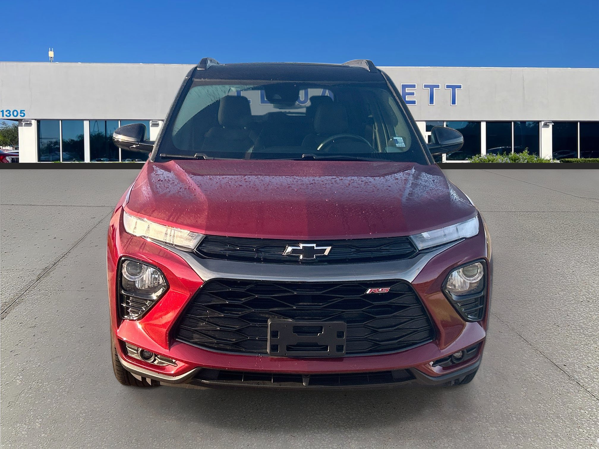 Used 2023 Chevrolet TrailBlazer RS w/ Sun and Liftgate Package FWD image 2