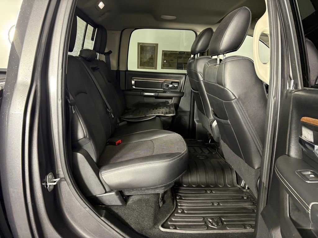 Used 2017 RAM 1500 Laramie w/ Convenience Group AWD/4WD image 32