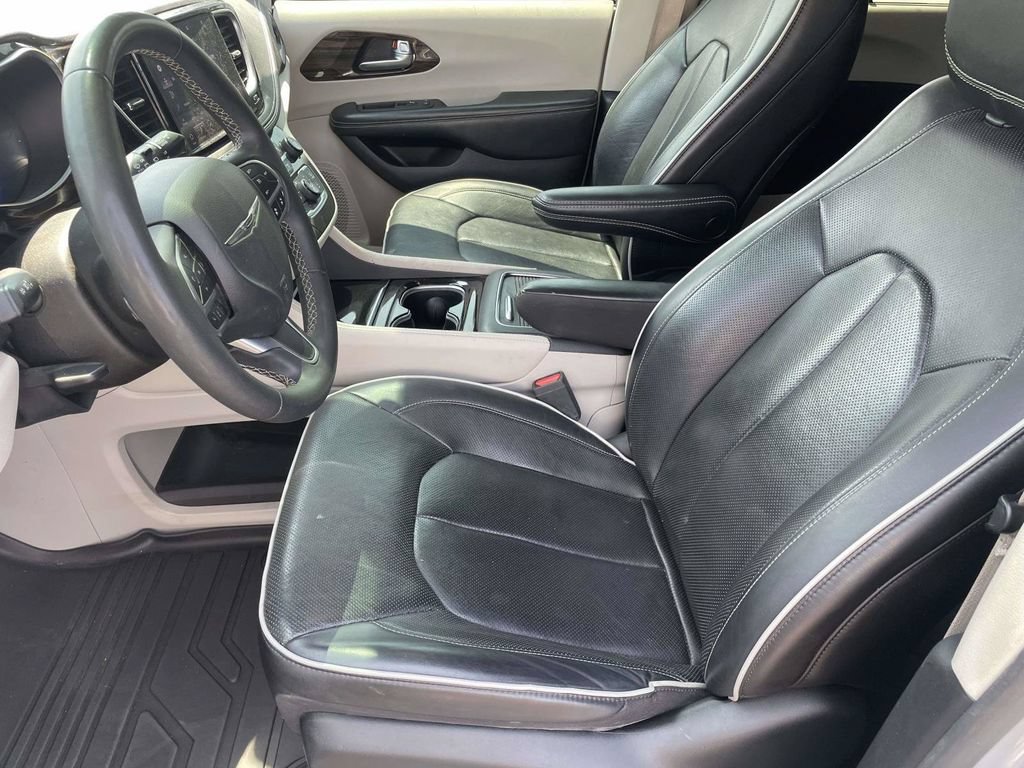 Used 2022 Chrysler Pacifica Limited FWD image 13