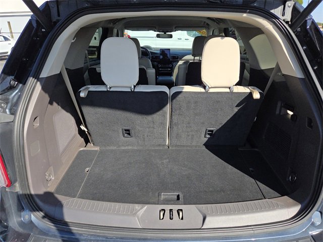 Certified 2022 Ford Explorer Platinum w/ Equipment Group 601A image 32