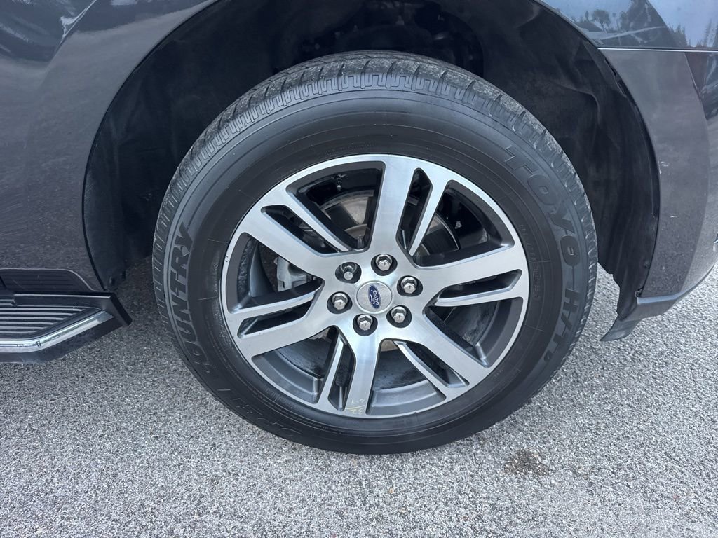 Certified 2023 Ford Expedition Limited image 9