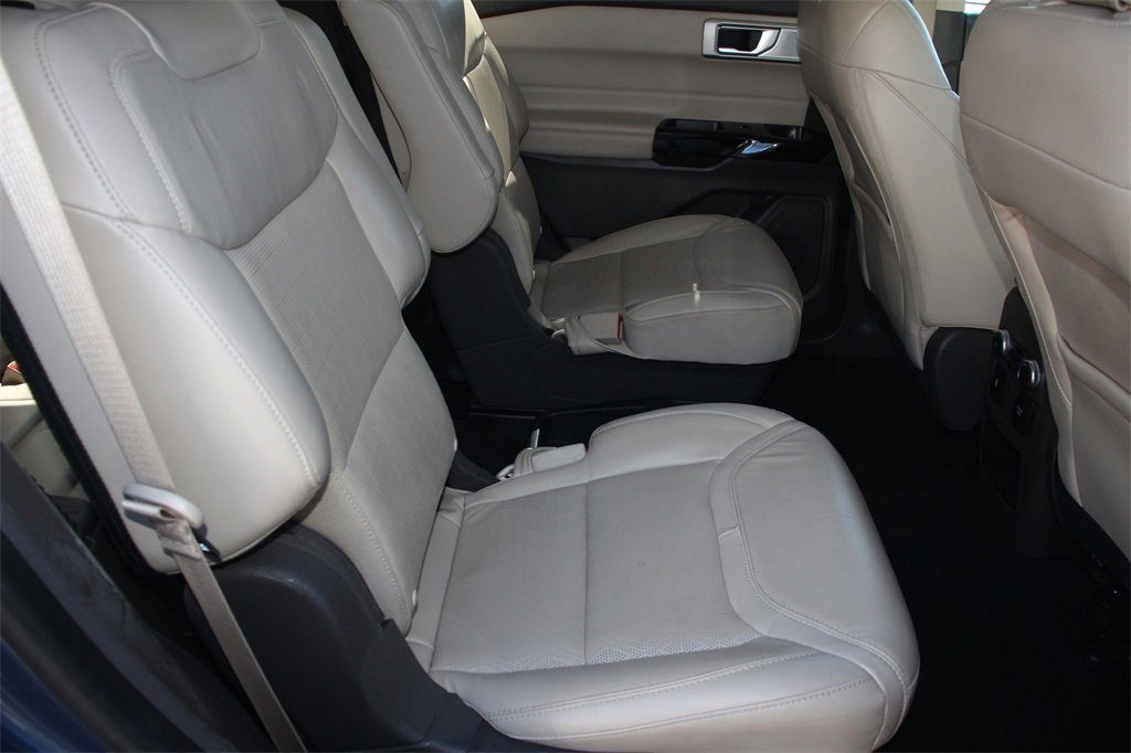 Certified 2021 Ford Explorer Platinum w/ Equipment Group 601A image 26
