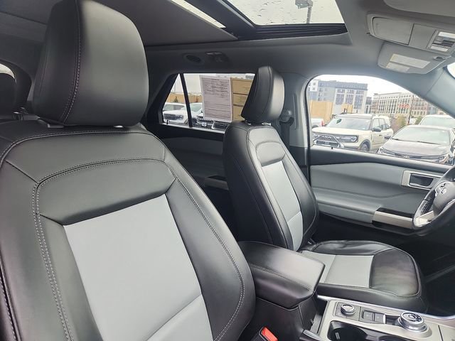 Certified 2023 Ford Explorer XLT w/ Equipment Group 202A AWD/4WD image 34