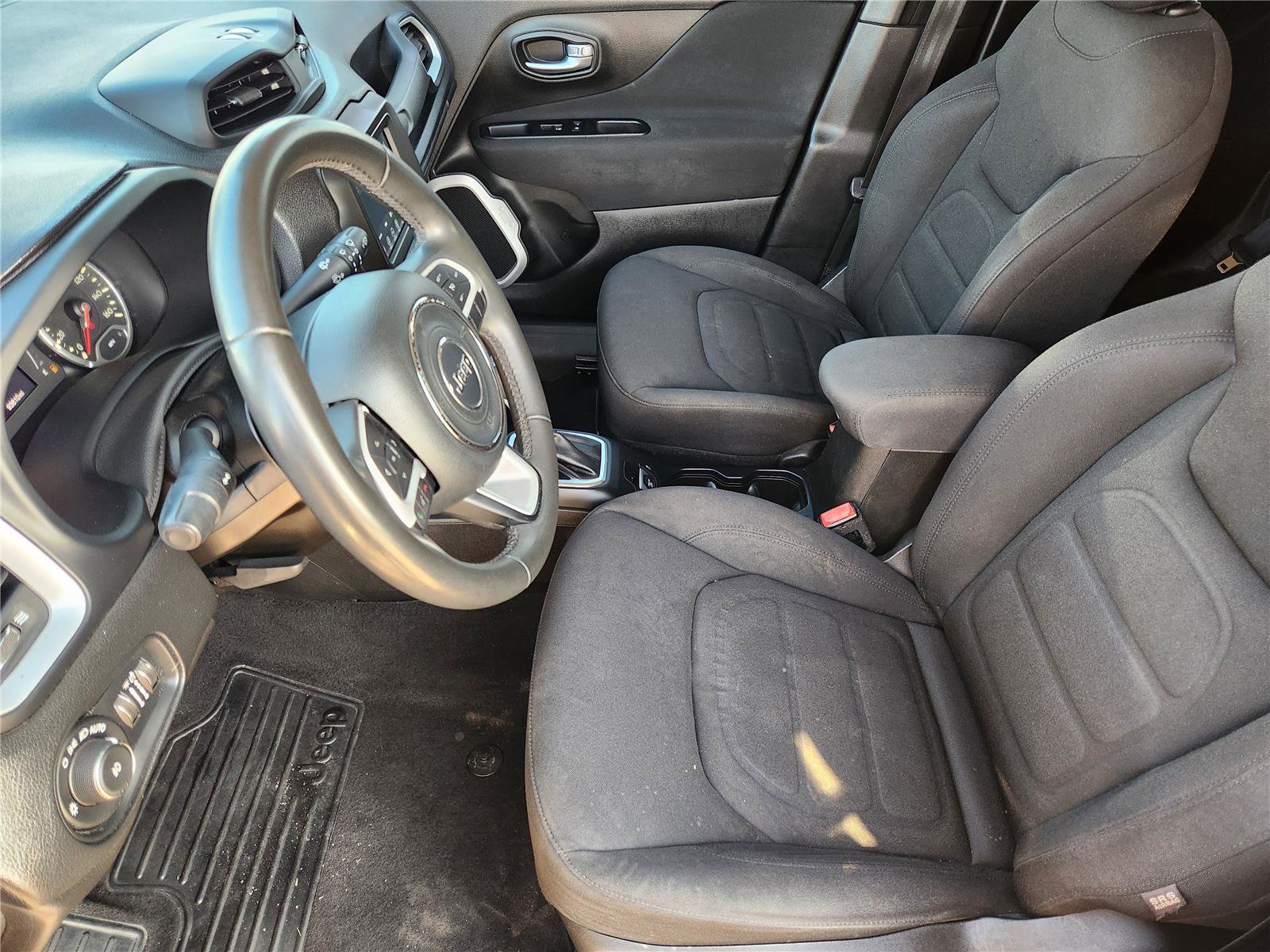 Used 2020 Jeep Renegade Latitude w/ Popular Equipment Group FWD image 10