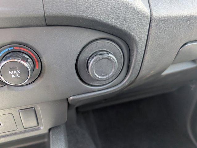 Used 2024 Nissan Frontier SV AWD/4WD image 15