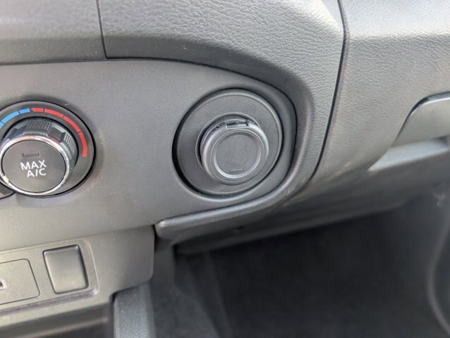 Used 2024 Nissan Frontier SV AWD/4WD image 15