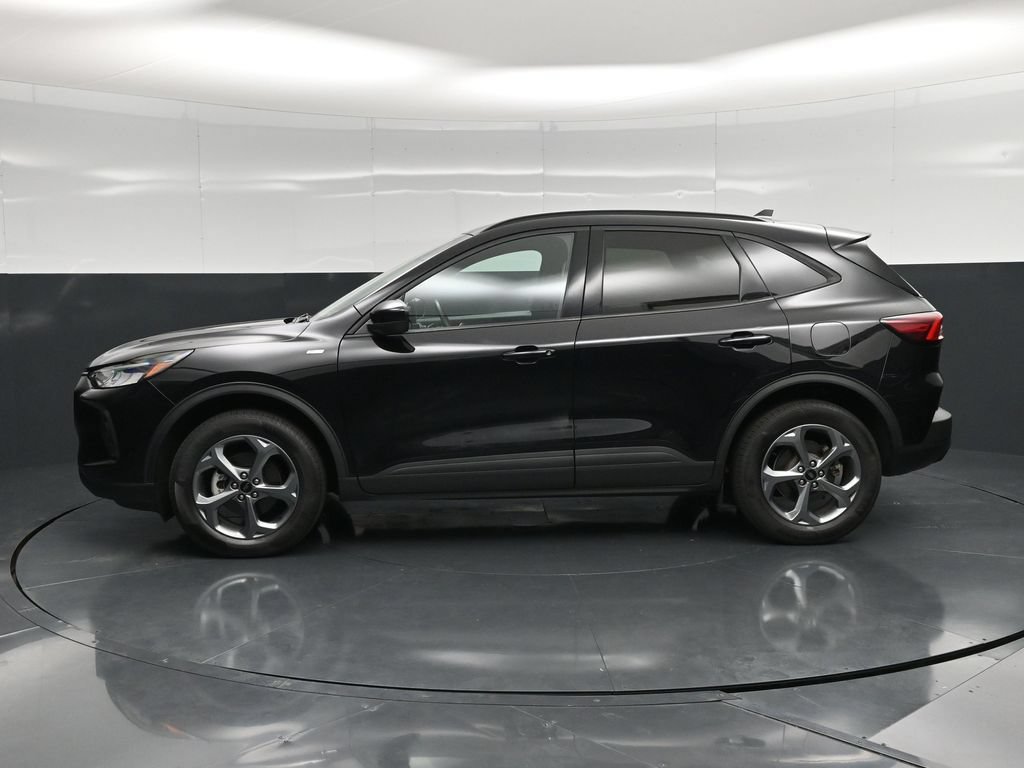 Certified 2025 Ford Escape ST-Line Select AWD/4WD image 6