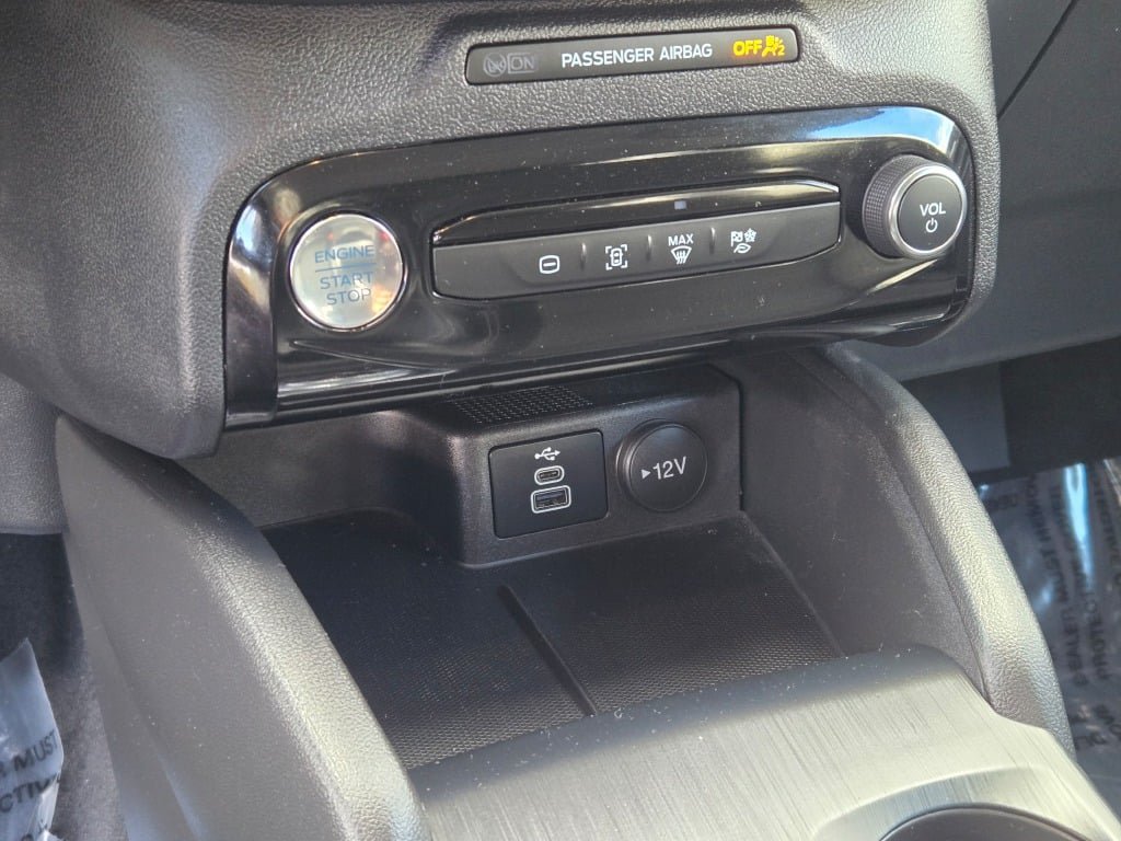 Certified 2025 Ford Escape SE FWD image 26