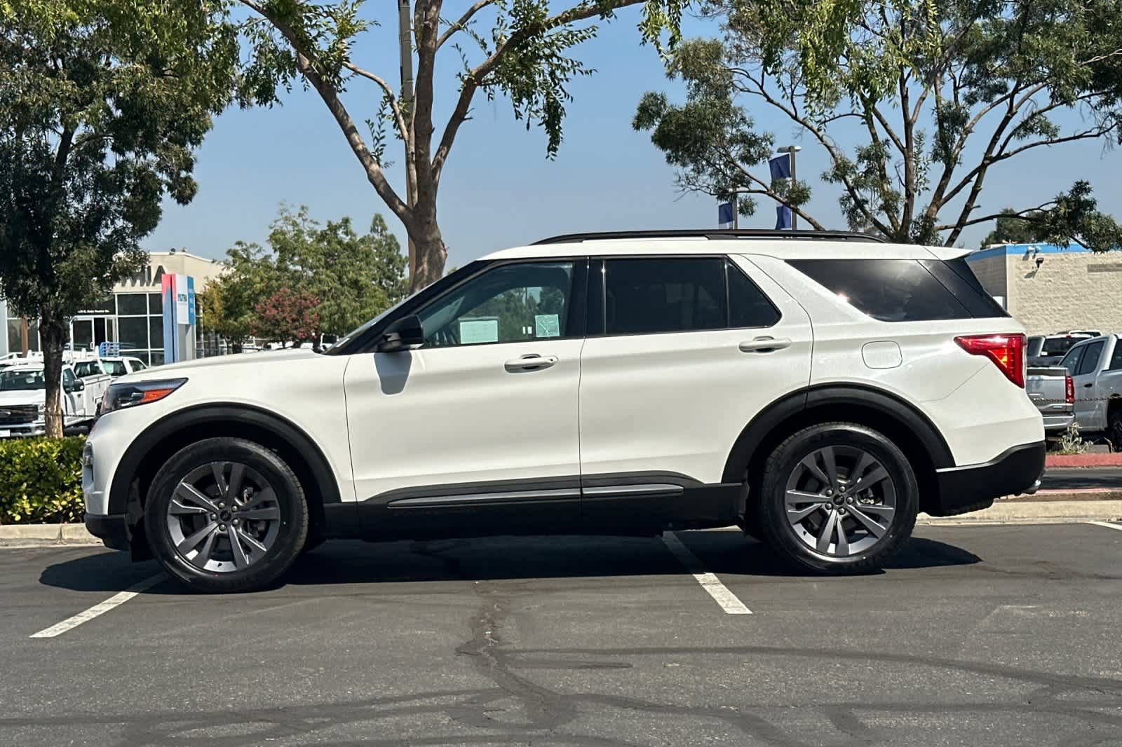 Certified 2023 Ford Explorer XLT w/ Equipment Group 202A RWD image 6