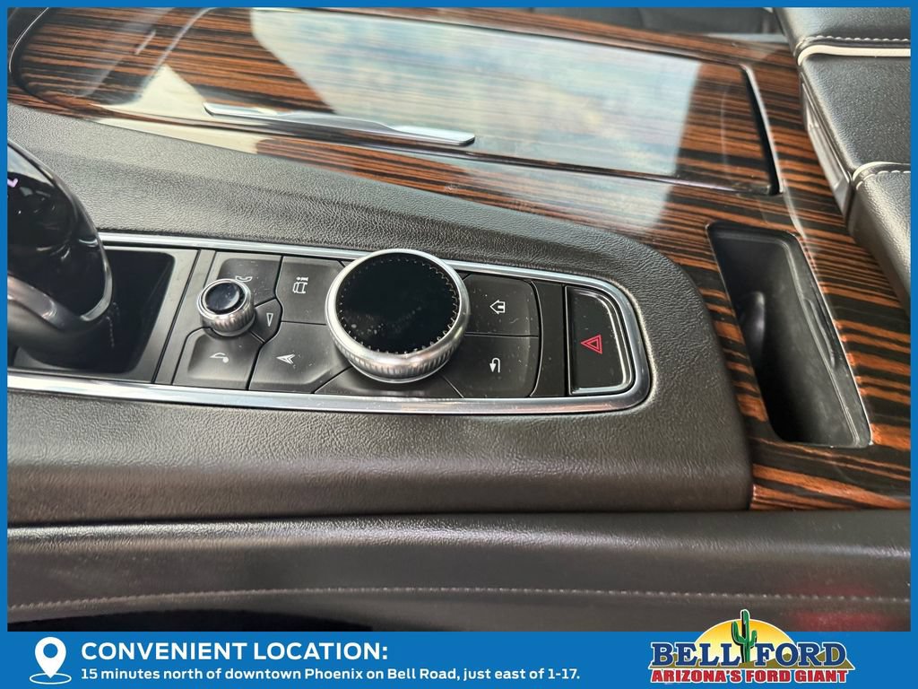 Used 2024 Cadillac Escalade ESV Premium Luxury AWD/4WD image 24
