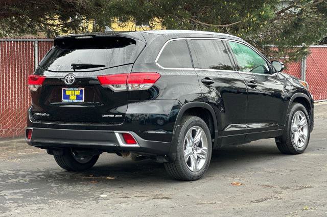 Used 2018 Toyota Highlander Limited image 25
