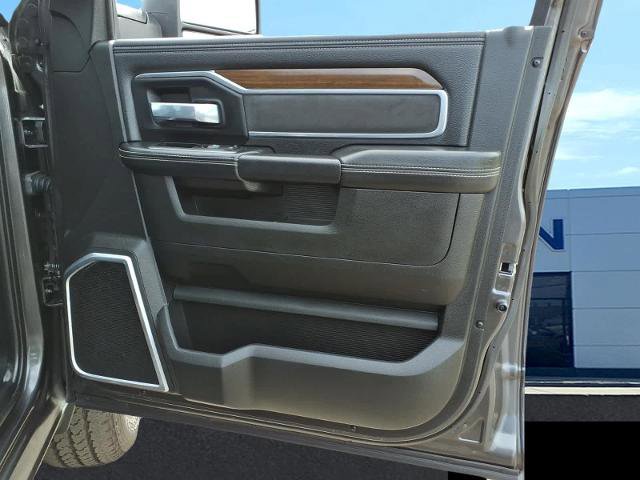 Used 2024 RAM 2500 Laramie AWD/4WD image 21
