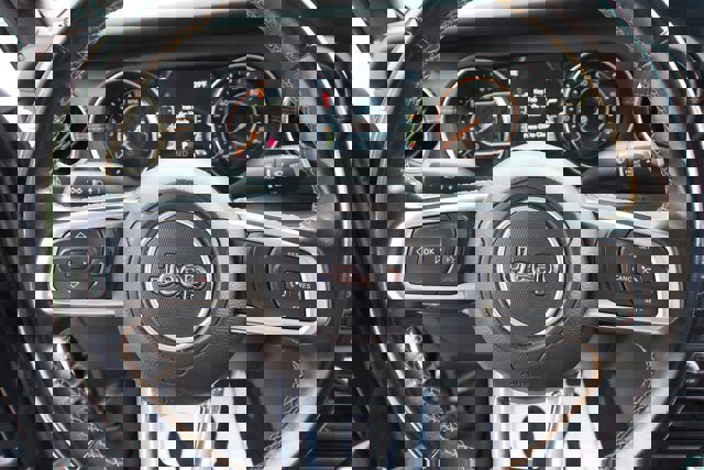 Used 2021 Jeep Gladiator Overland image 21