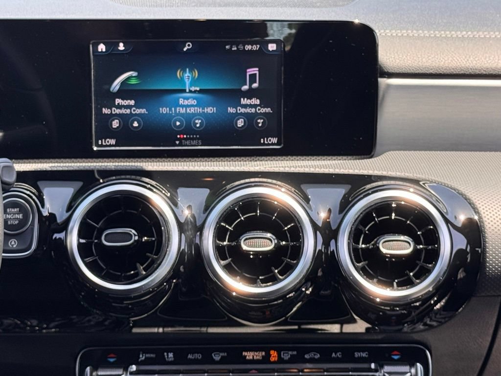 Used 2020 Mercedes-Benz CLA 250 image 26
