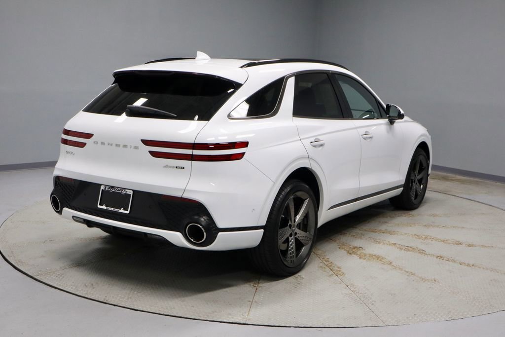 Used 2025 Genesis GV70 3.5T Sport w/ Sport Advanced Package AWD/4WD image 11