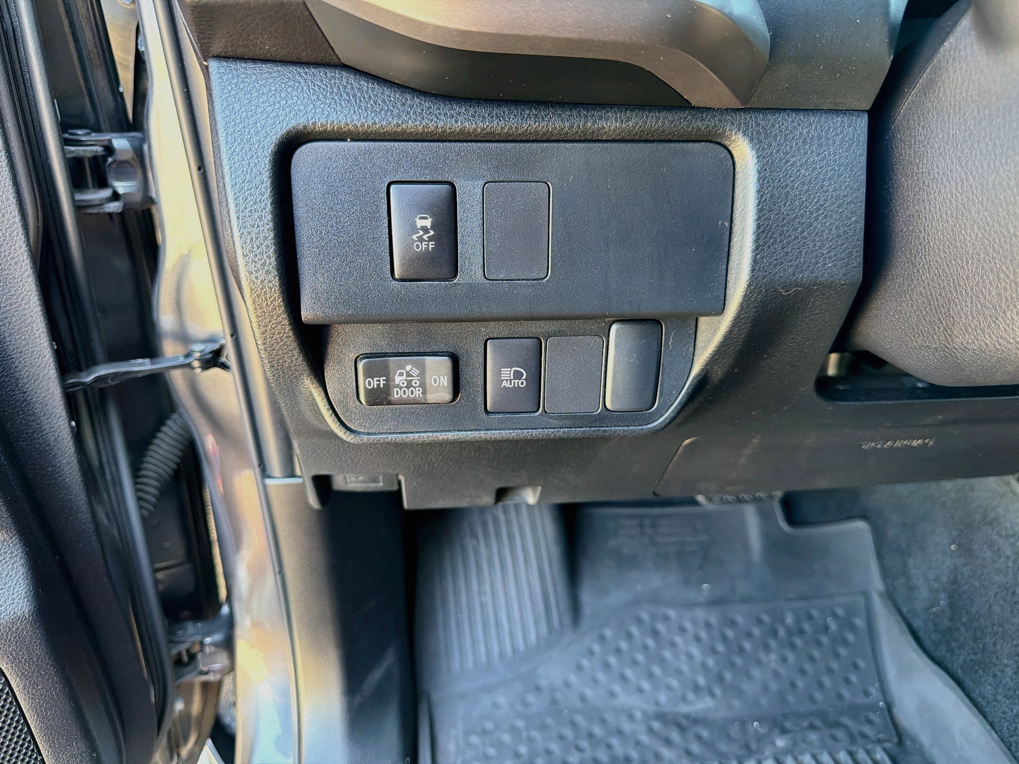 Used 2023 Toyota Tacoma SR5 w/ SX Package AWD/4WD image 10
