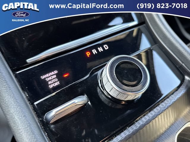 Used 2025 Jeep Grand Cherokee L Limited w/ Black Appearance Package AWD/4WD image 31