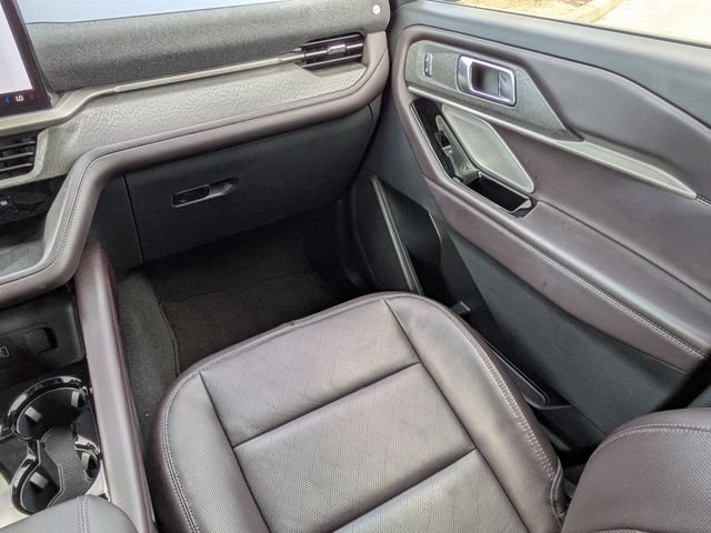Certified 2026 Ford Explorer Platinum RWD image 18