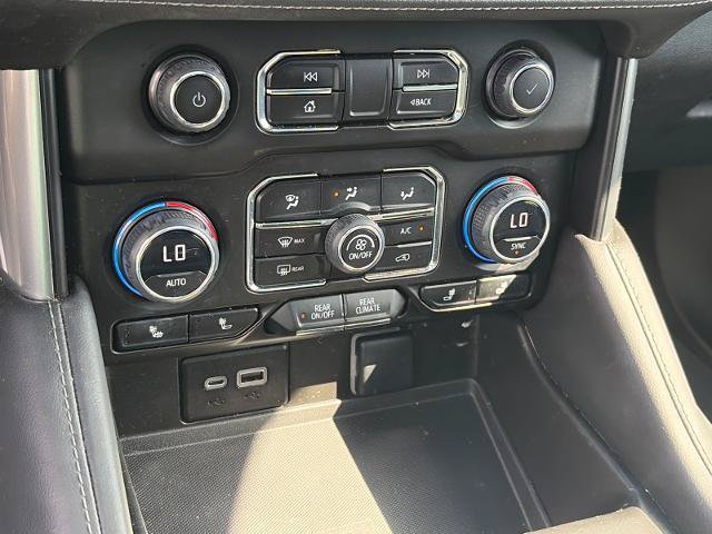 Used 2023 Chevrolet Tahoe Z71 w/ Luxury Package AWD/4WD image 13