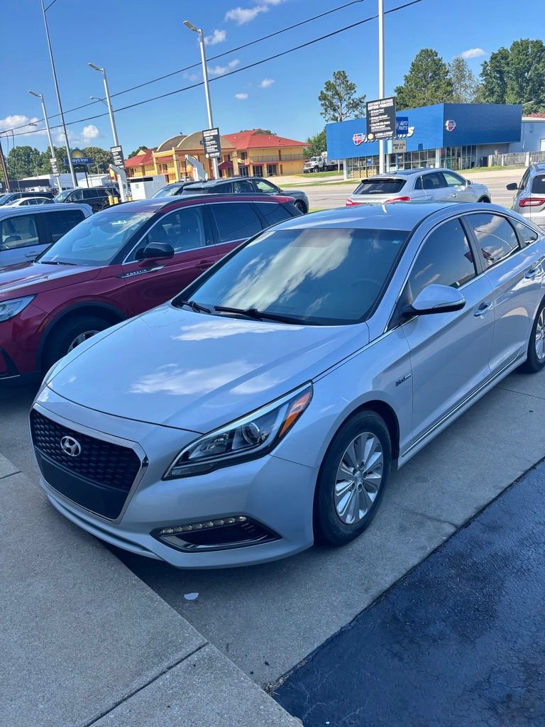 Used 2017 Hyundai Sonata SE FWD image 1